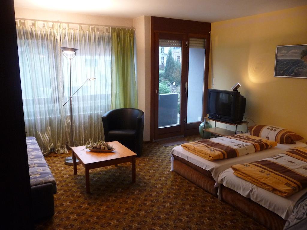 Hotel-Garni-Sonnenlay Bernkastel-Kues Oda fotoğraf