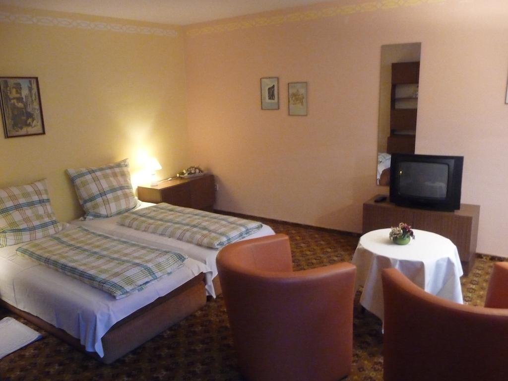 Hotel-Garni-Sonnenlay Bernkastel-Kues Oda fotoğraf